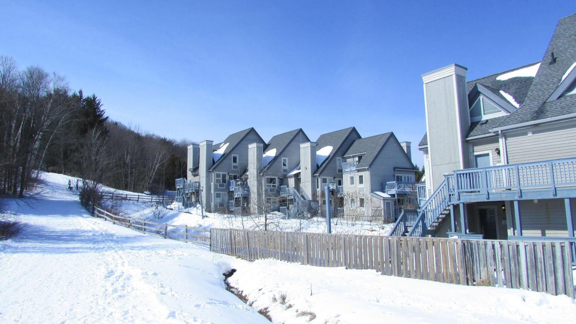 Blue Mountain Suites Блу-Маунтинс Экстерьер фото